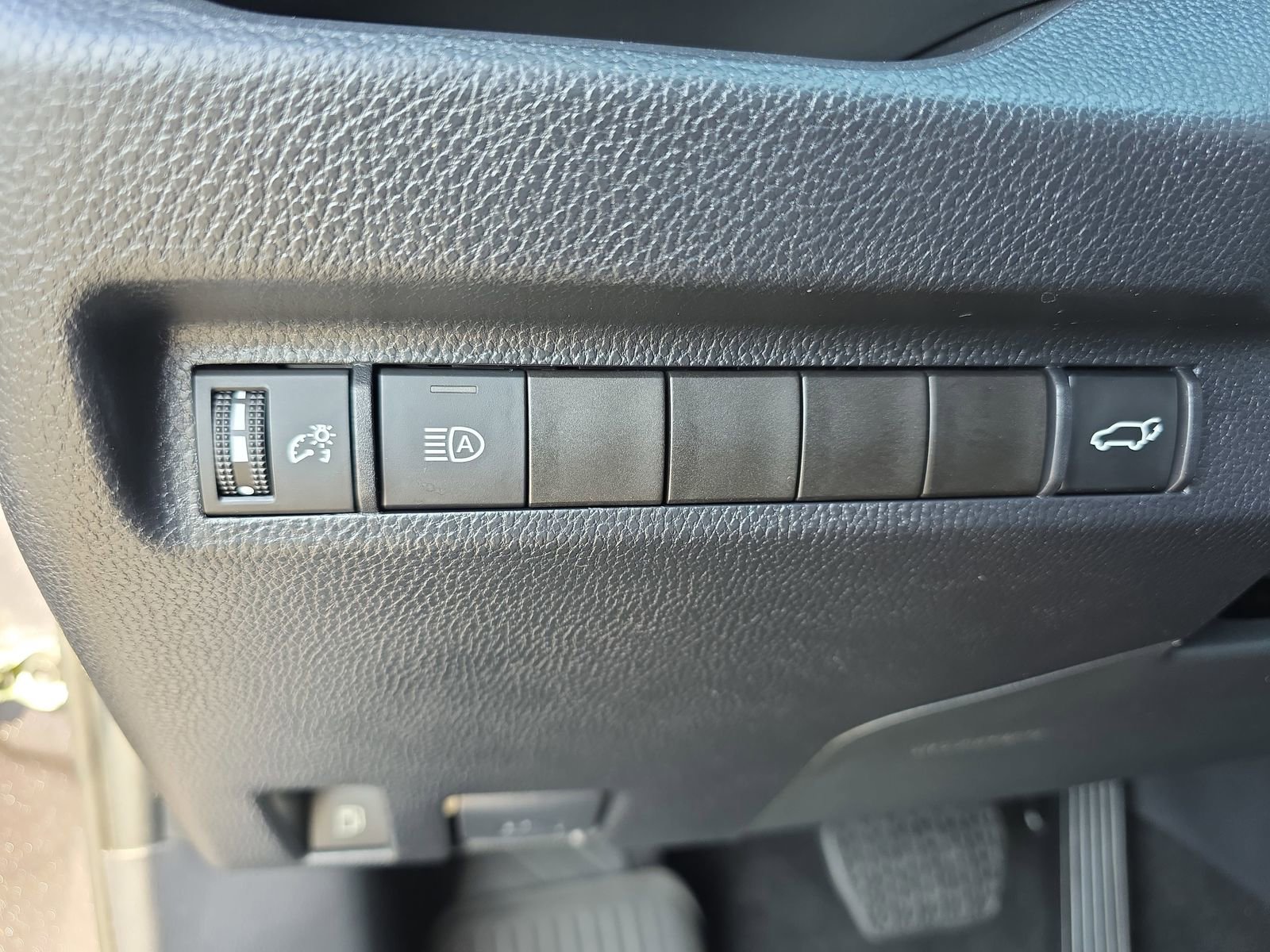 Used 2024 Toyota RAV4 XLE Premium image 26