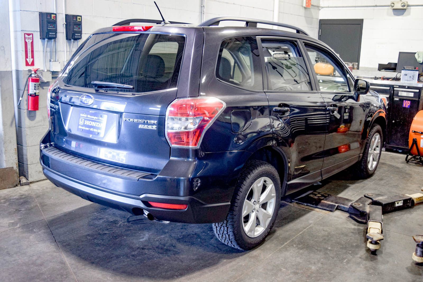 Used 2015 Subaru Forester 2.5i Premium w/ Popular Package #2 AWD/4WD image 4