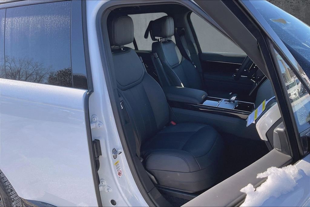 New 2026 Land Rover Range Rover SE image 11