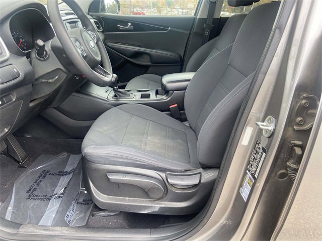 Used 2017 Kia Sorento L image 14