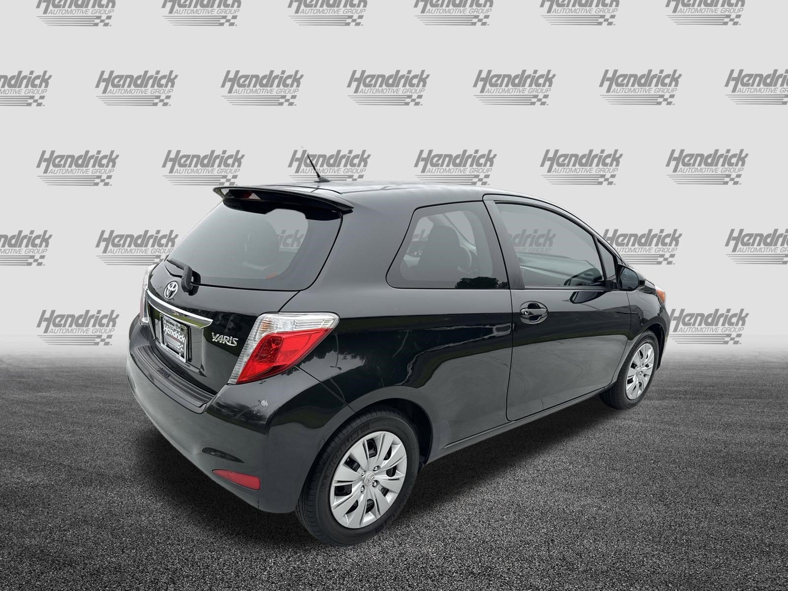 Used 2012 Toyota Yaris L FWD image 10