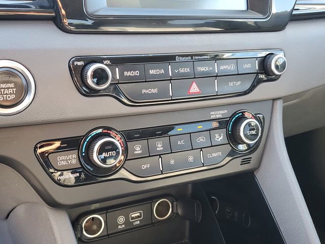 Used 2019 Kia Niro EX image 26