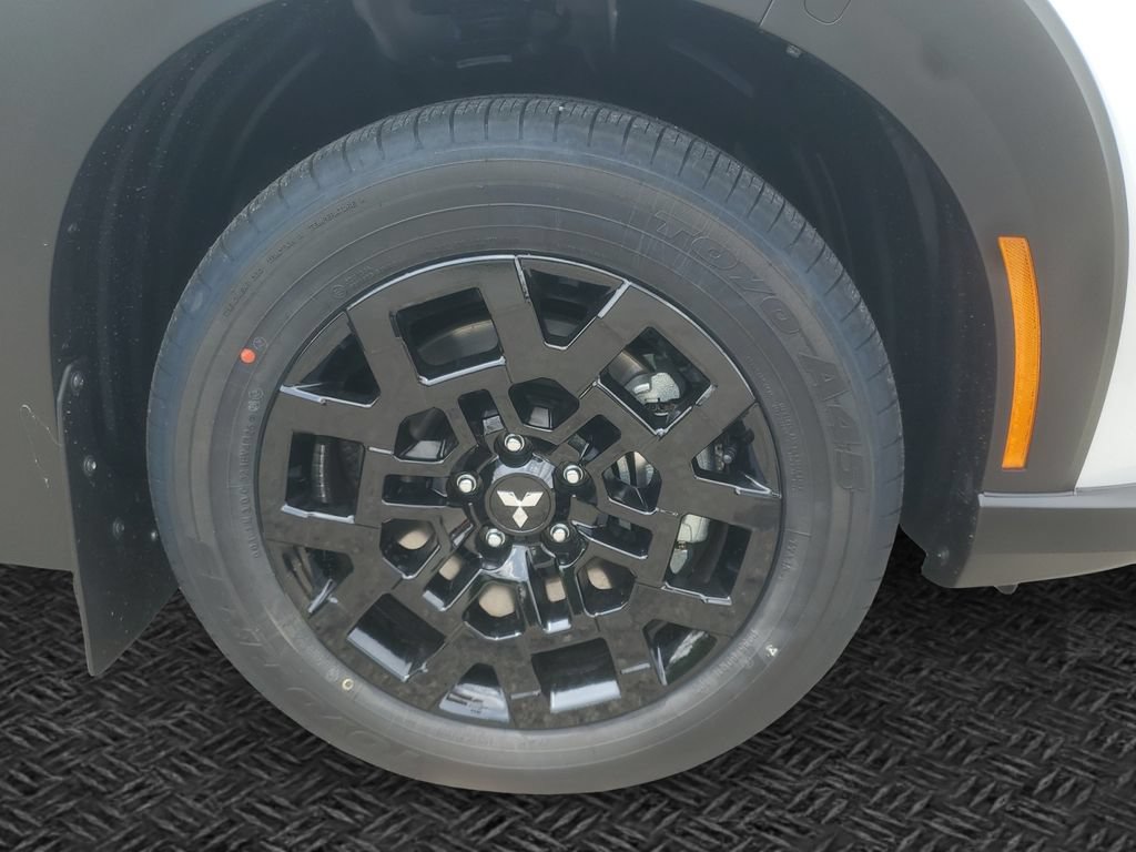 New 2026 Mitsubishi Outlander AWD image 11