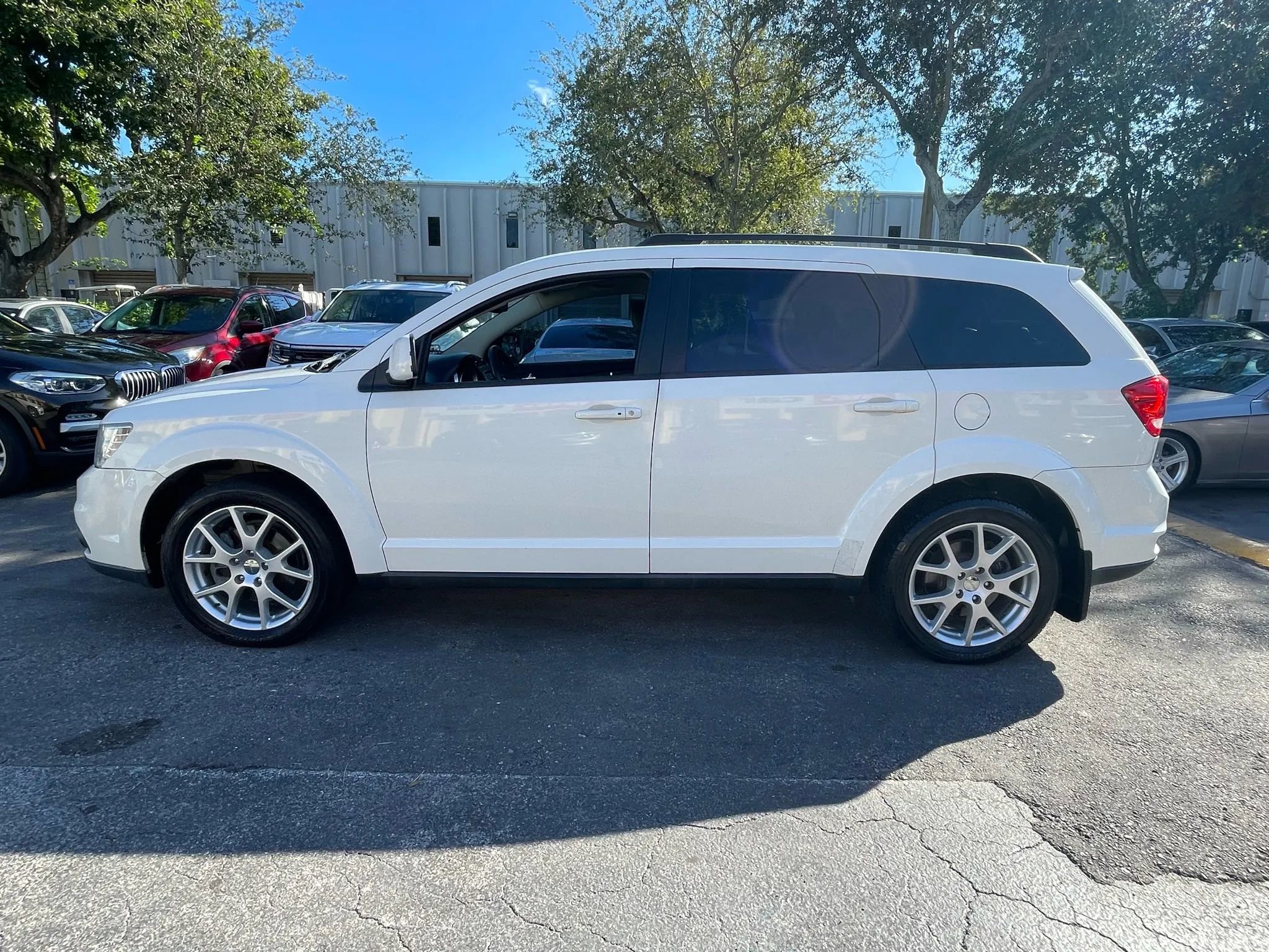 Used 2014 Dodge Journey SXT w/ Flexible Seating Group image 7