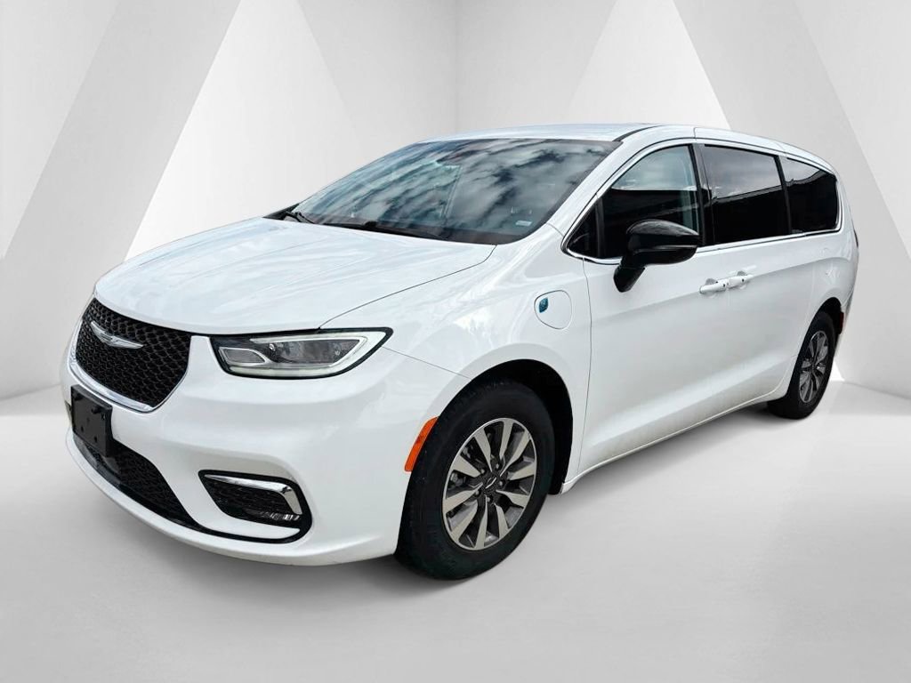 Used 2024 Chrysler Pacifica Limited FWD image 3