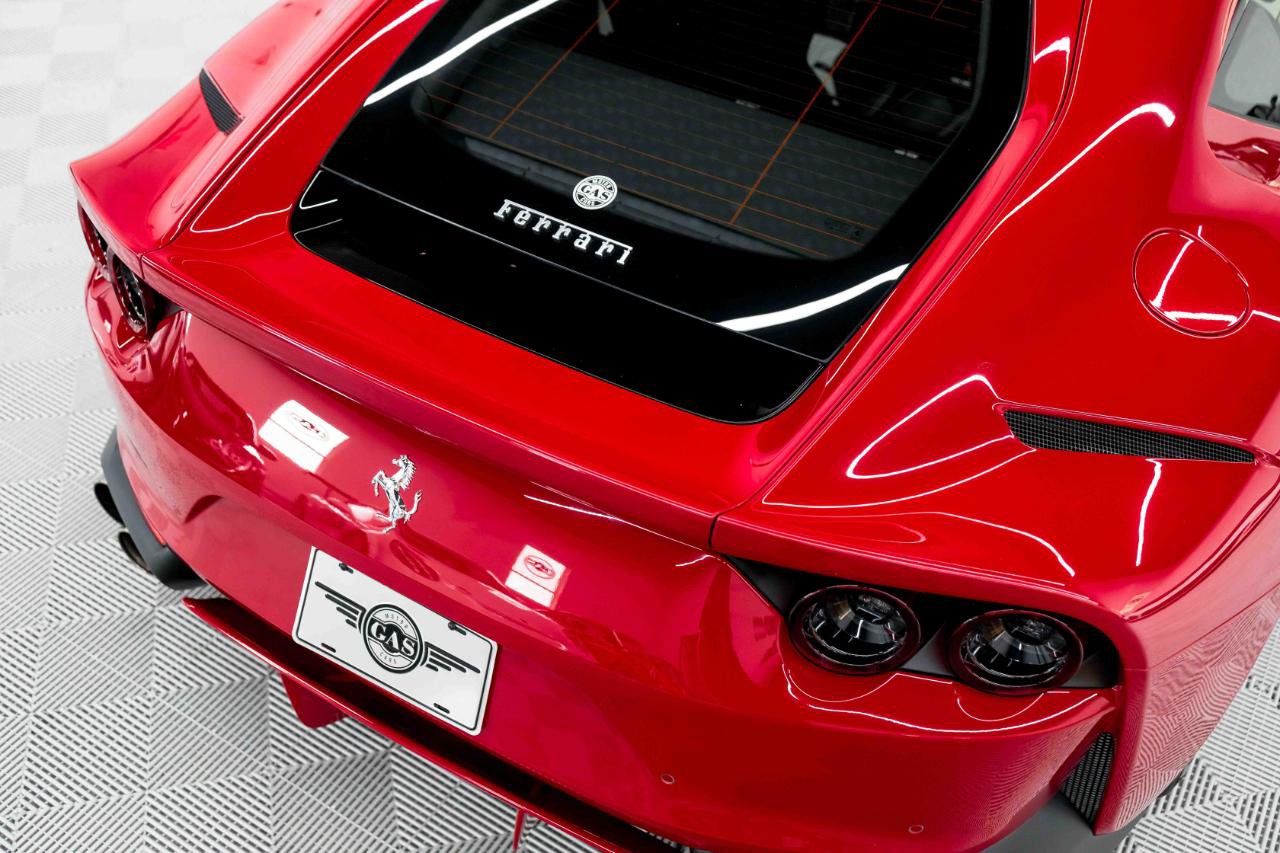 Used 2018 Ferrari 812 Superfast RWD image 33