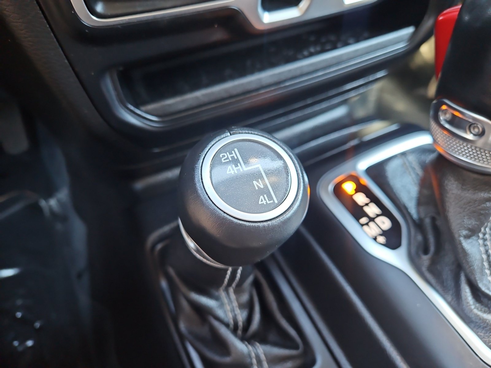 Used 2020 Jeep Wrangler Unlimited Sahara AWD/4WD image 26