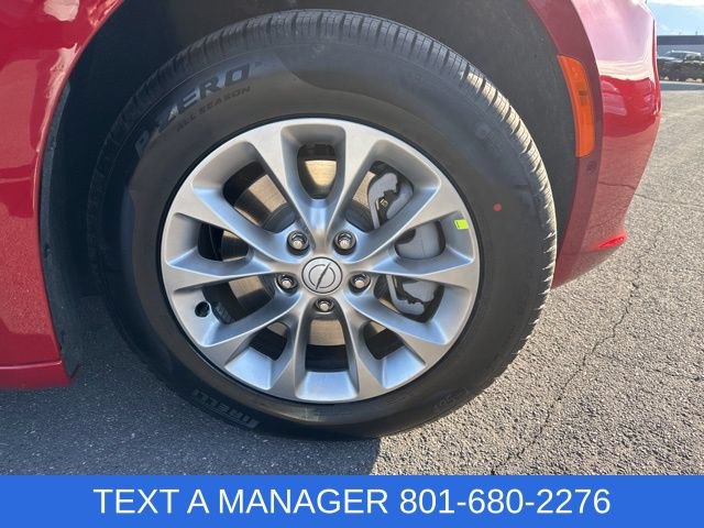 New 2026 Chrysler Pacifica Select AWD/4WD image 7