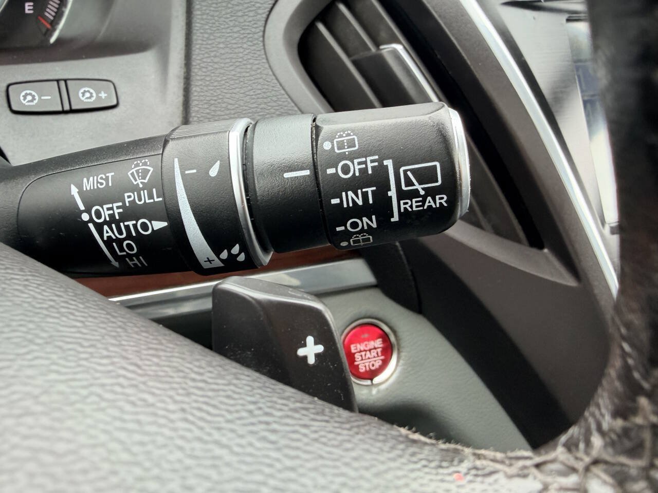 Used 2015 Acura MDX w/ Technology Package AWD/4WD image 32