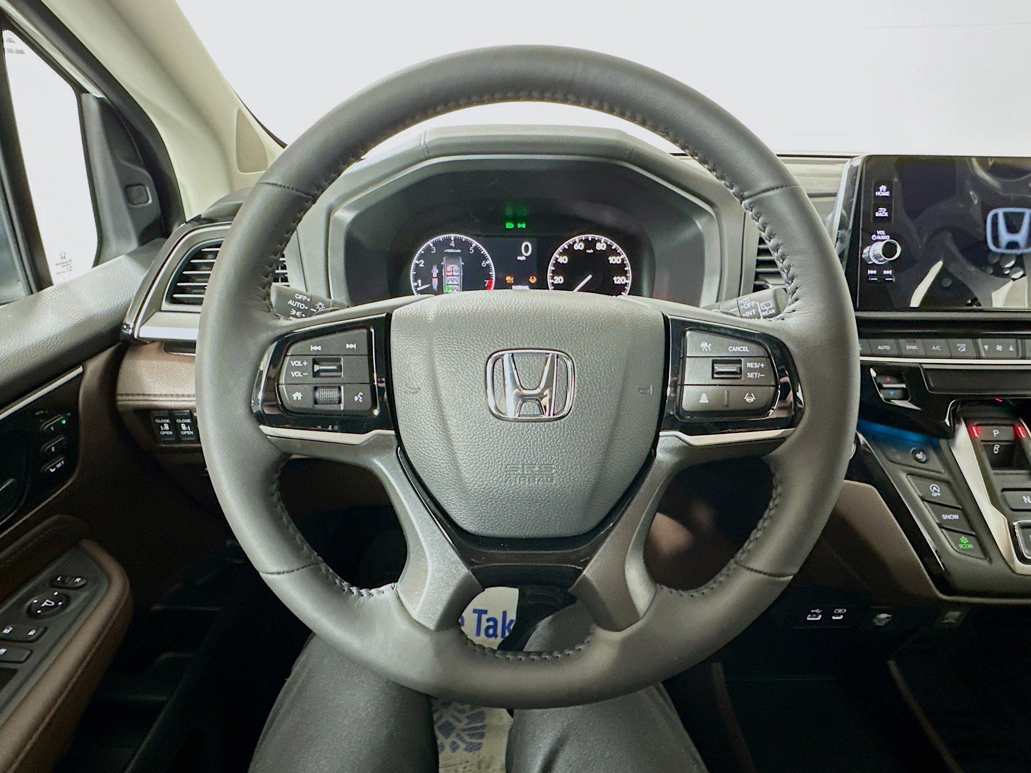 New 2026 Honda Odyssey Touring image 11