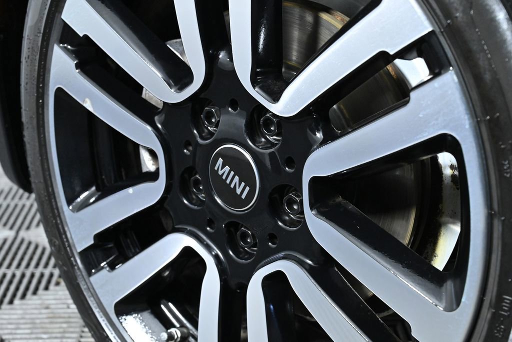 Used 2021 MINI Cooper 2-Door Hardtop image 31