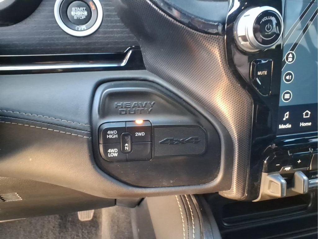 Used 2024 RAM 2500 Limited image 22