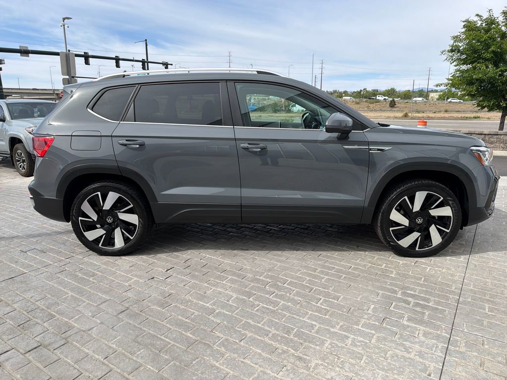 Certified 2024 Volkswagen Taos SEL AWD/4WD image 8