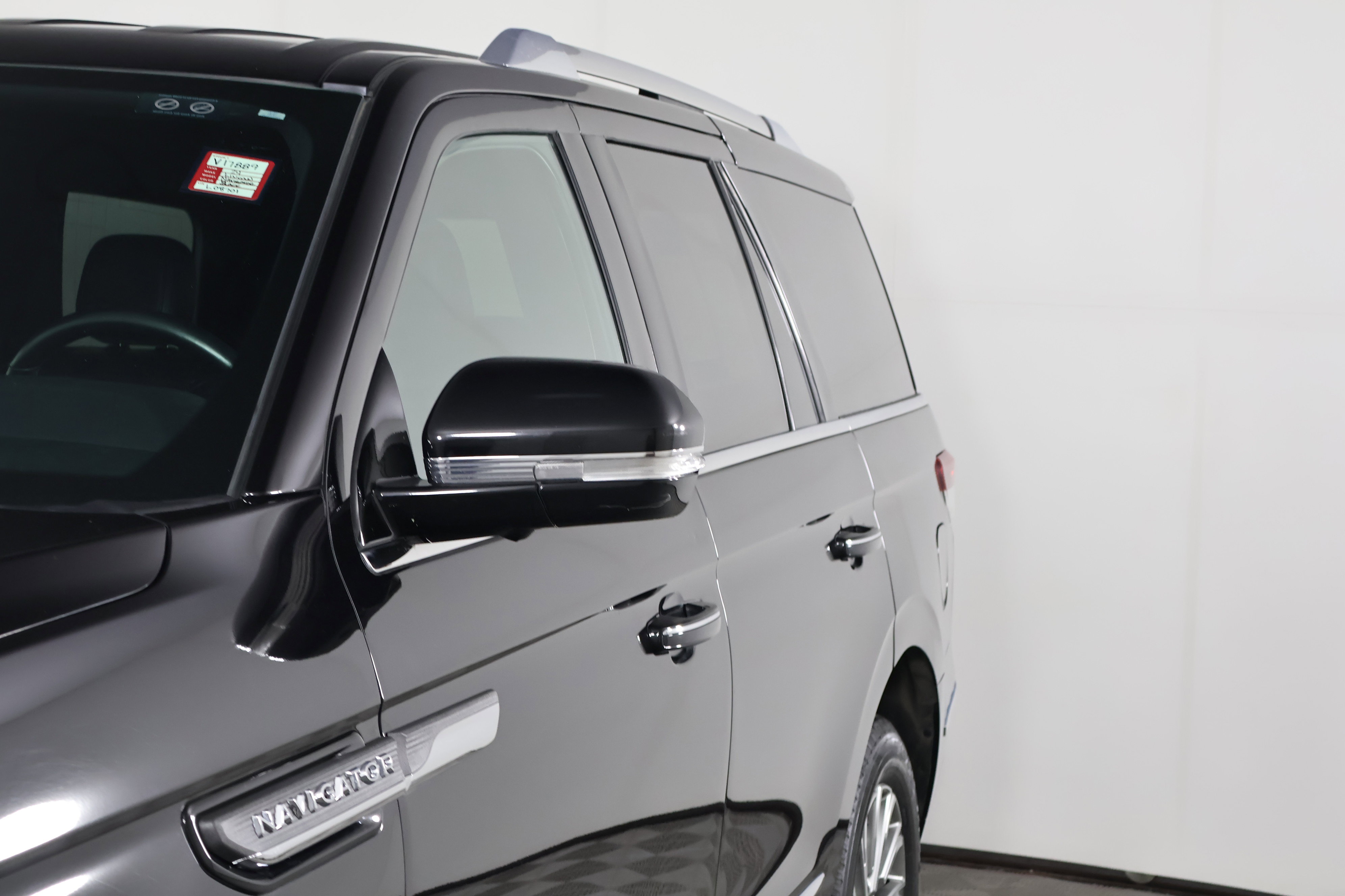 Used 2024 Lincoln Navigator Premiere image 13