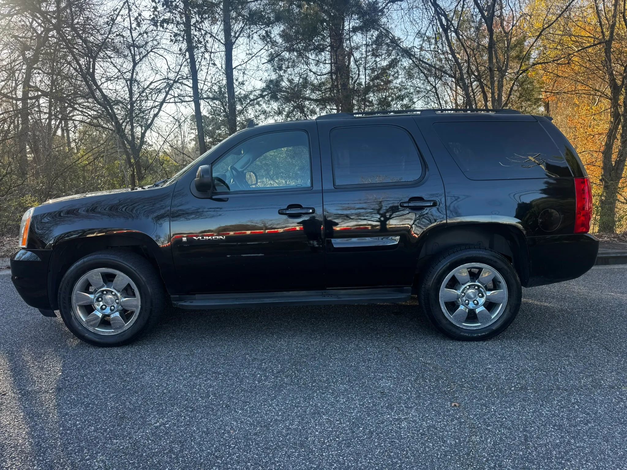 Used 2008 GMC Yukon SLE w/ Convenience Package image 2