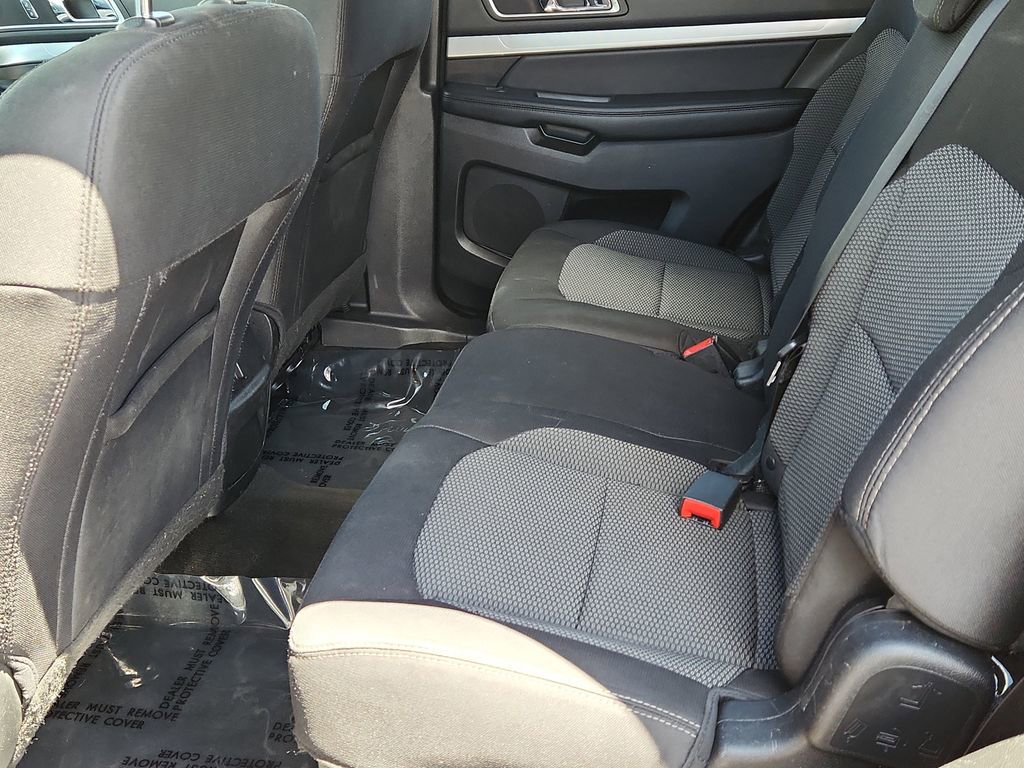 Used 2017 Ford Explorer XLT AWD/4WD image 9