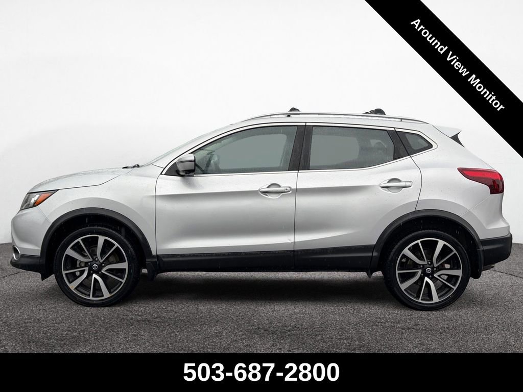 Used 2017 Nissan Rogue Sport SL image 2