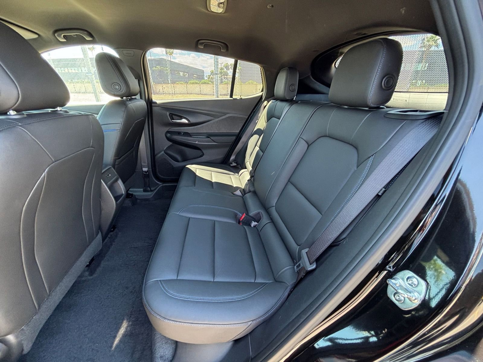 Used 2025 Buick Envista Sport Touring image 36