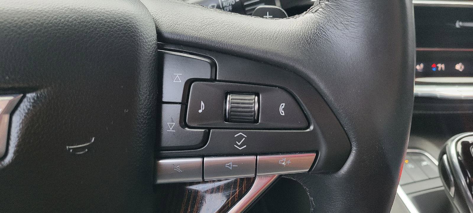 Used 2023 Cadillac Escalade Premium Luxury image 19