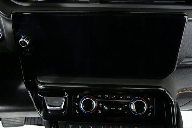 Used 2025 GMC Sierra 3500 AT4 w/ AT4 Premium Plus Package image 4