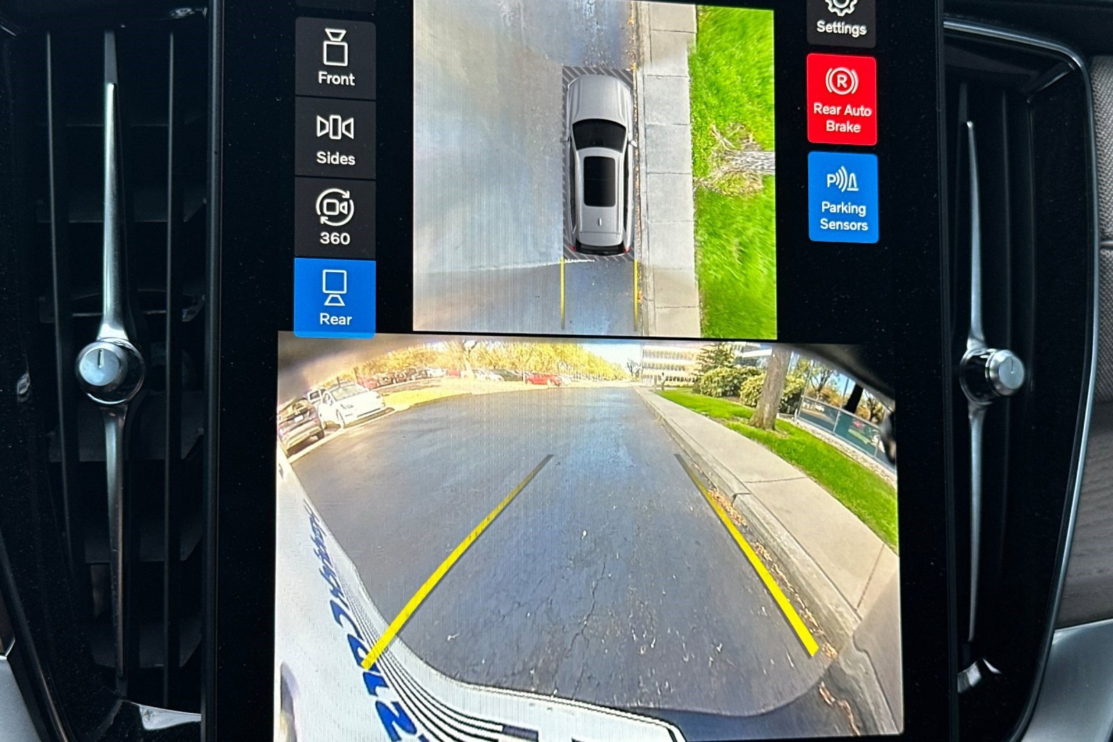 Used 2026 Volvo XC90 T8 Ultra w/ Lounge Package image 26