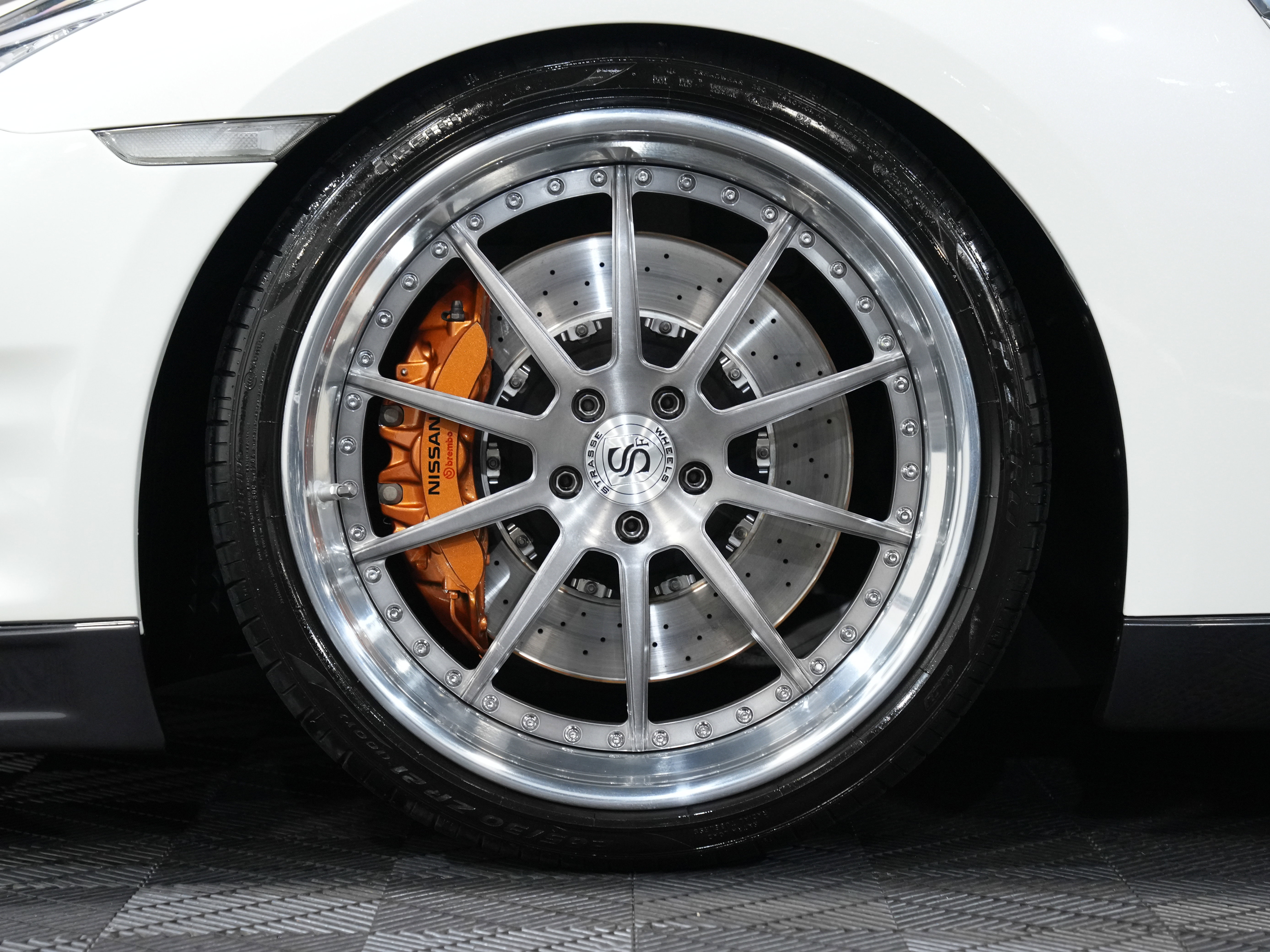 Used 2015 Nissan GT-R Black Edition image 53