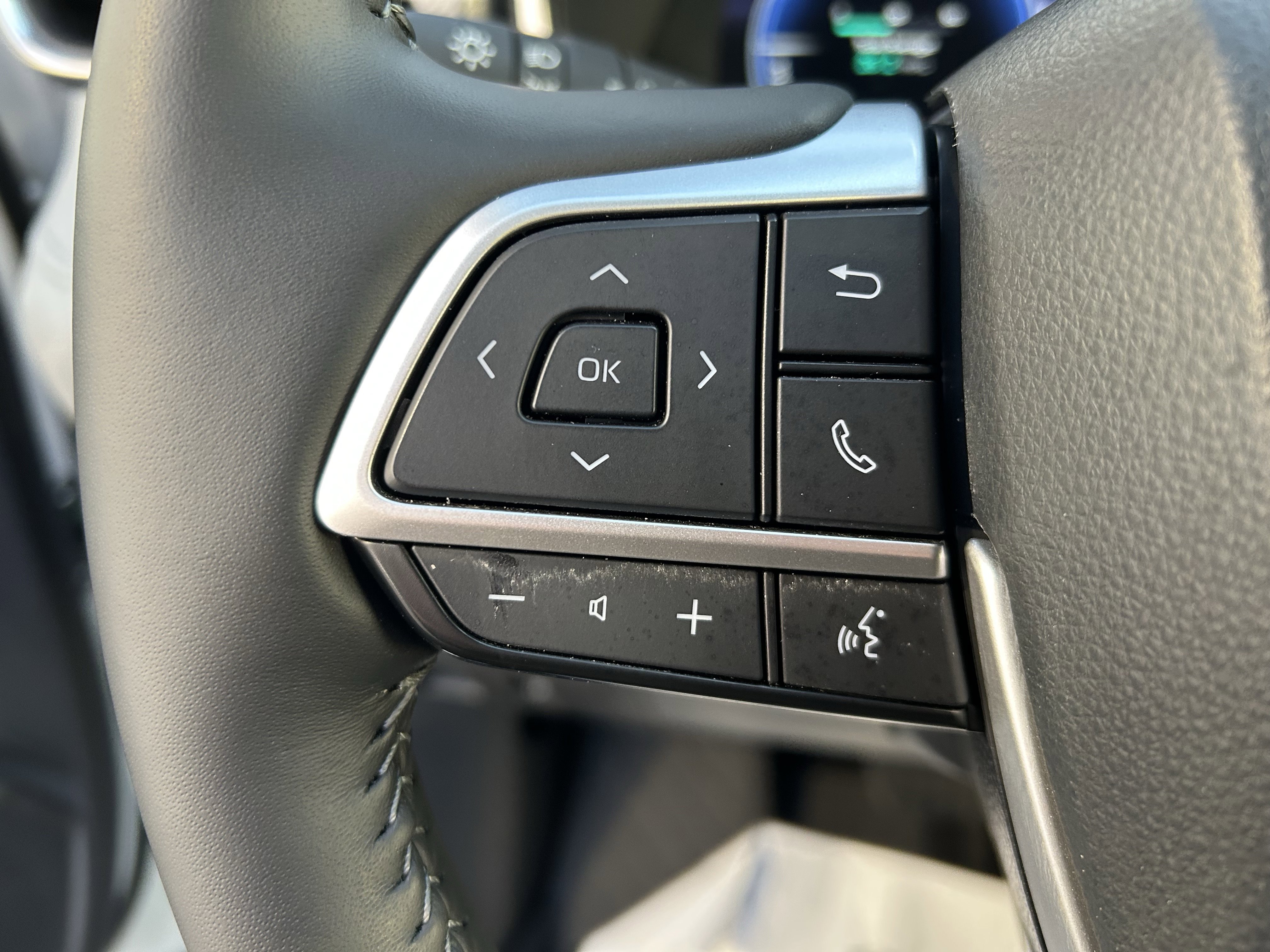 Used 2024 Toyota Highlander Platinum AWD/4WD image 28