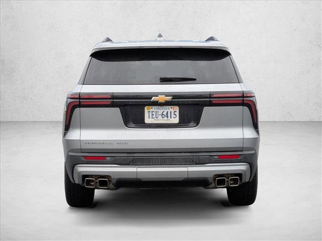 Used 2025 Chevrolet Traverse LT image 4