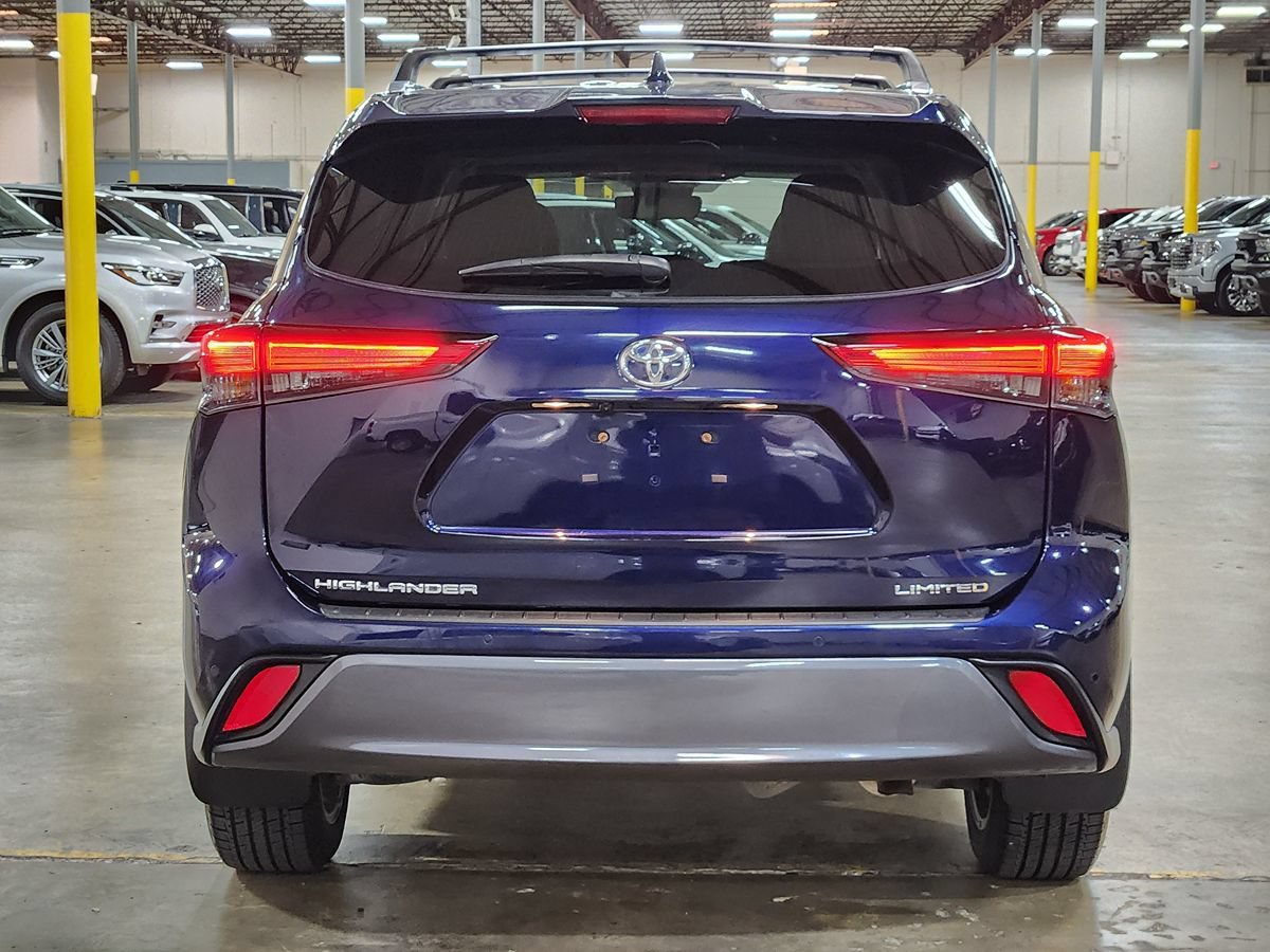 Used 2022 Toyota Highlander Limited FWD image 10