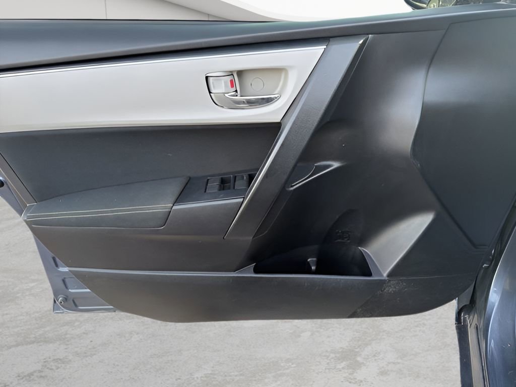 Used 2017 Toyota Corolla L image 21