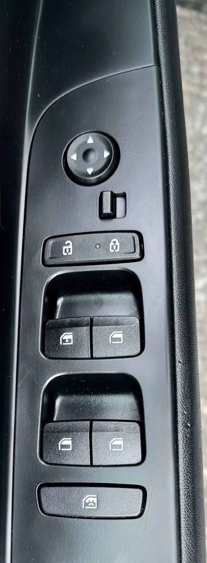 Used 2021 Hyundai Elantra SE w/ Cargo Package image 22