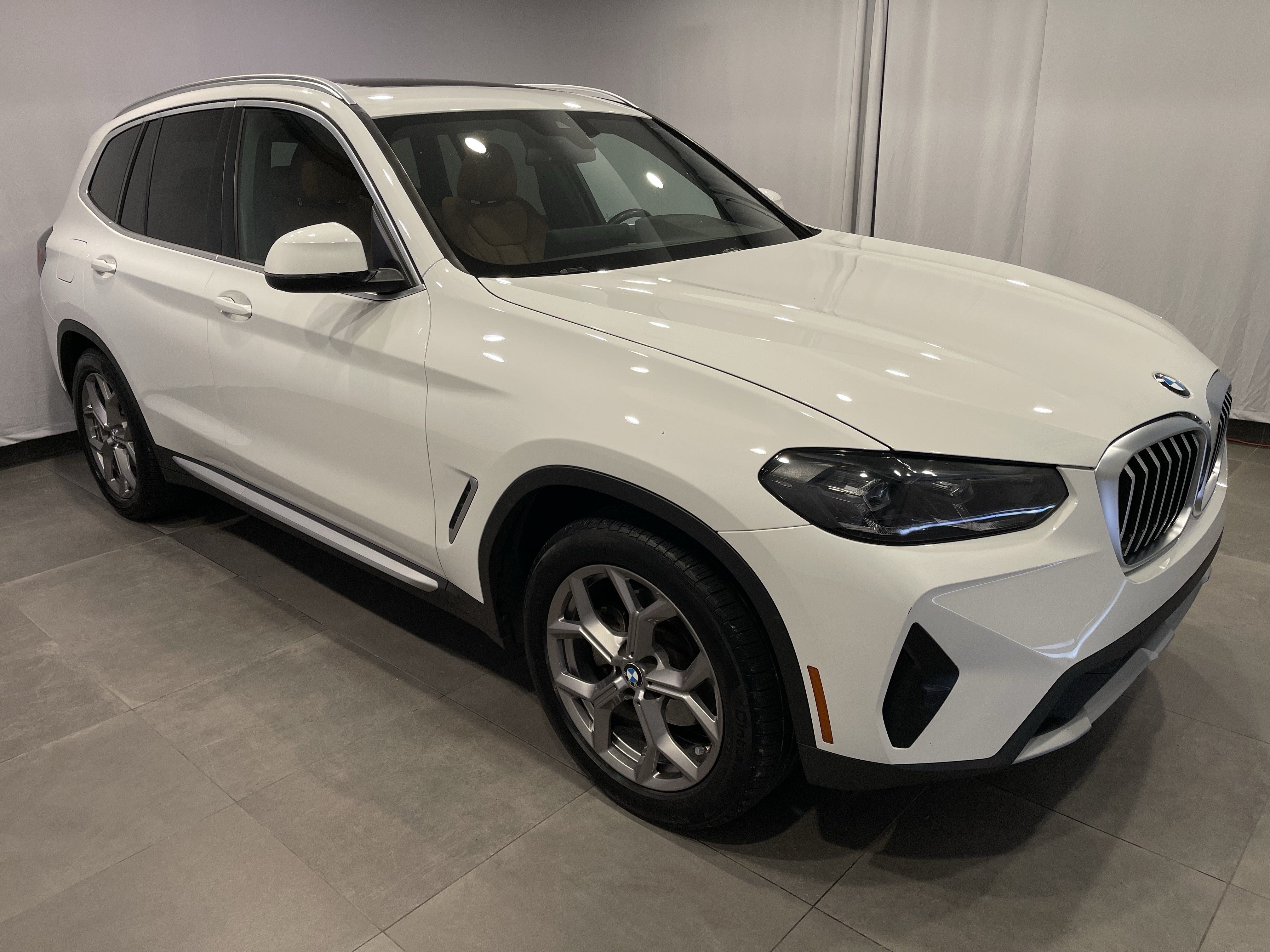 Used 2022 BMW X3 xDrive30i w/ Premium Package 2 AWD/4WD image 3