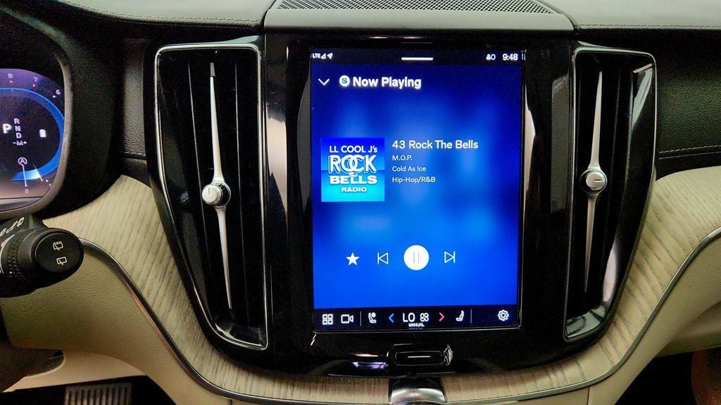 Used 2023 Volvo XC60 B6 Ultimate w/ Climate Package AWD/4WD image 18