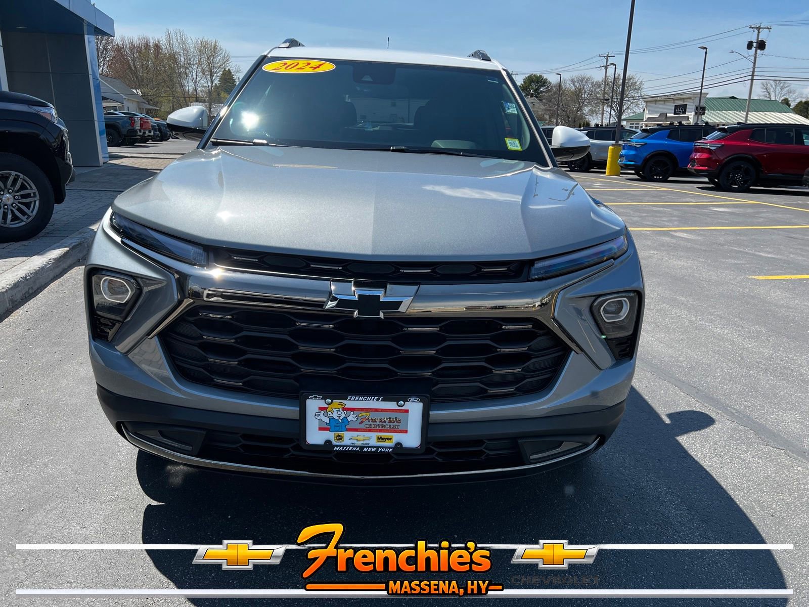 Used 2024 Chevrolet TrailBlazer ACTIV AWD/4WD image 2