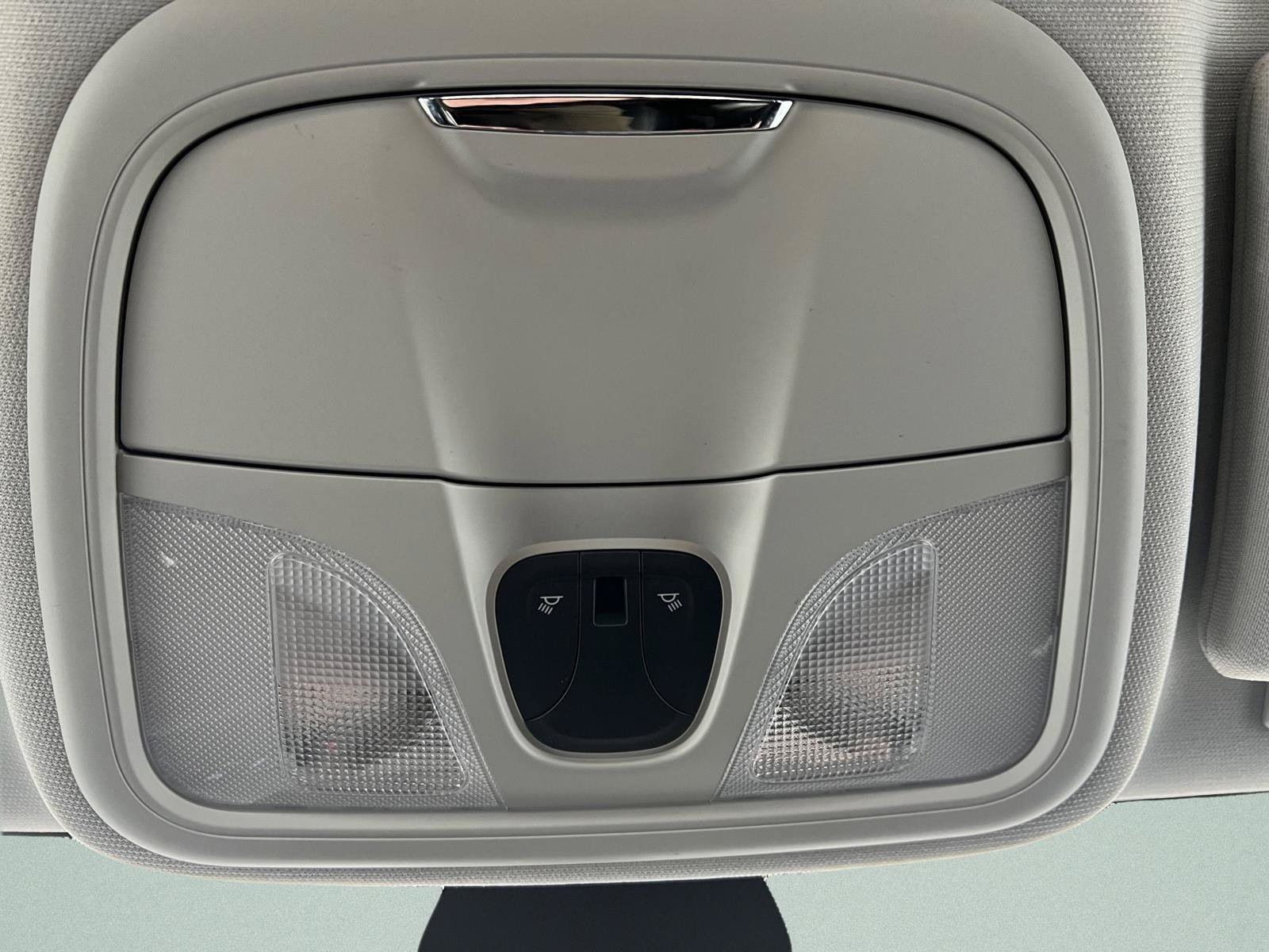 Used 2019 Jeep Cherokee Latitude Plus FWD image 24