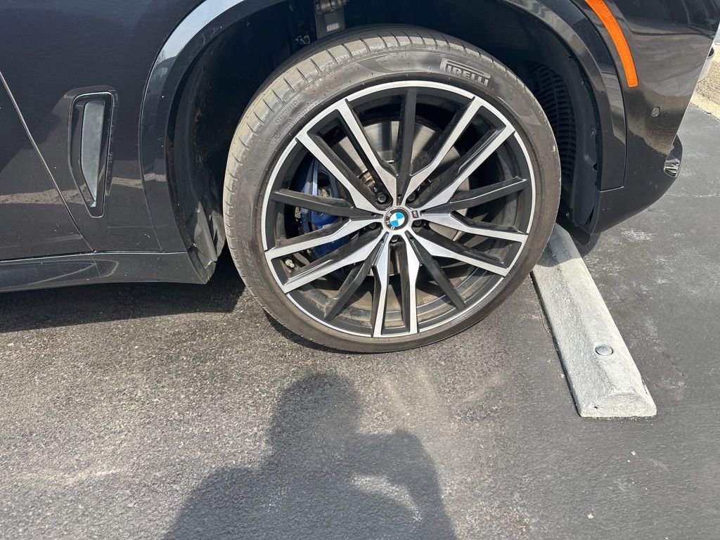 Used 2020 BMW X5 M50i w/ Executive Package image 11