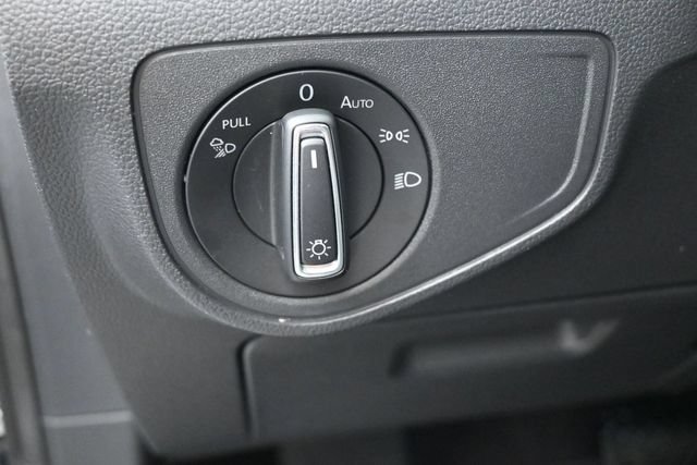 Used 2022 Volkswagen Atlas Cross Sport SE w/ Panoramic Sunroof Package FWD image 21