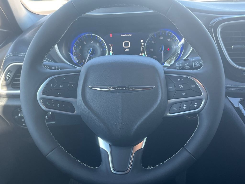 New 2026 Chrysler Pacifica Select image 21