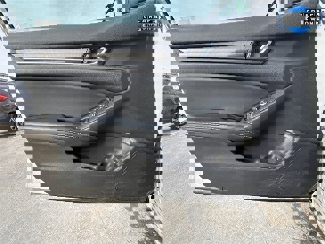 Used 2018 Honda Accord Sport image 13