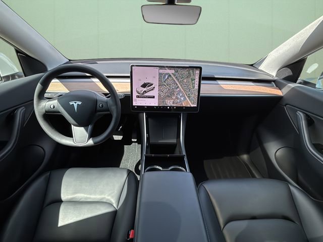 Used 2021 Tesla Model Y Long Range image 24