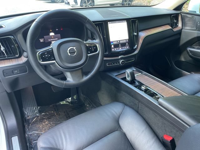 Certified 2023 Volvo XC60 B5 Plus w/ Climate Package AWD/4WD image 17