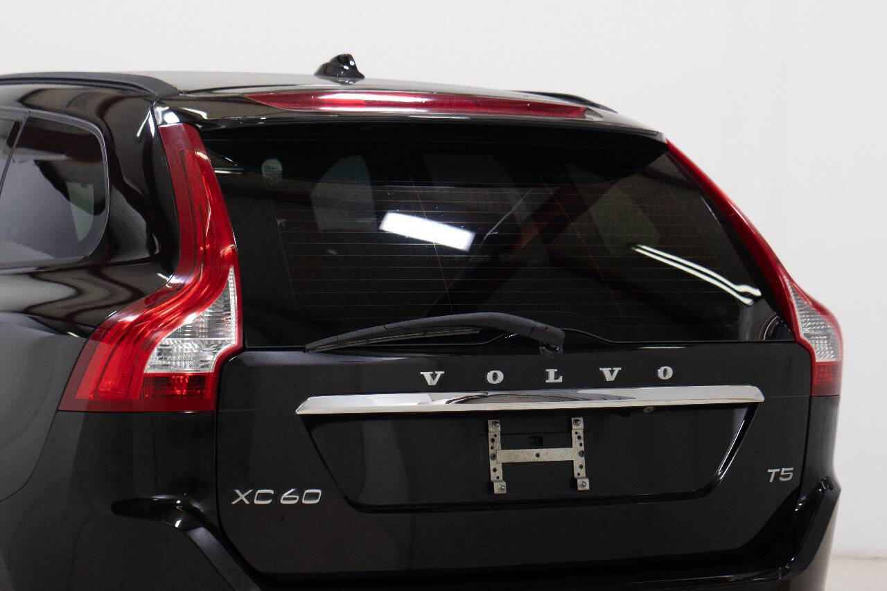 Used 2017 Volvo XC60 T5 w/ Tailgate Package FWD image 16