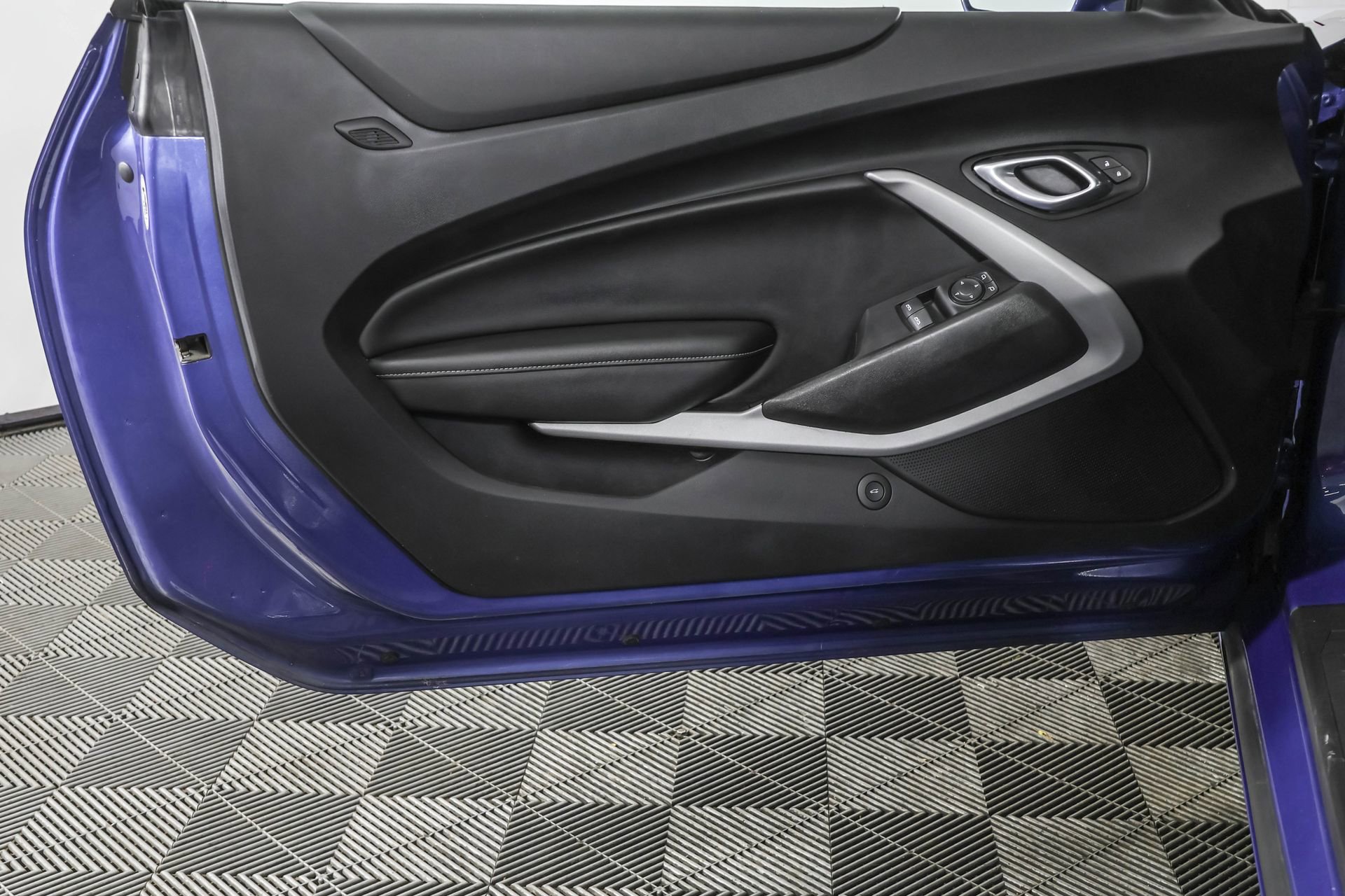 Used 2019 Chevrolet Camaro LS image 32