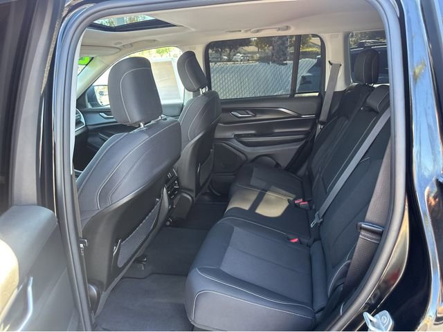 Used 2024 Jeep Grand Cherokee Laredo X w/ Trailer Tow Package image 17