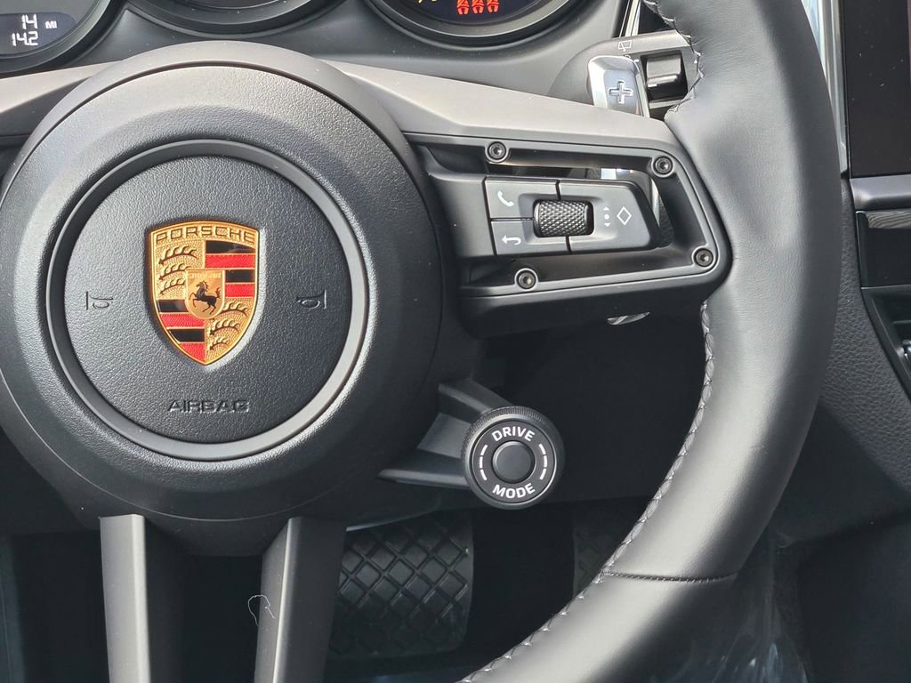 New 2026 Porsche Macan S image 17