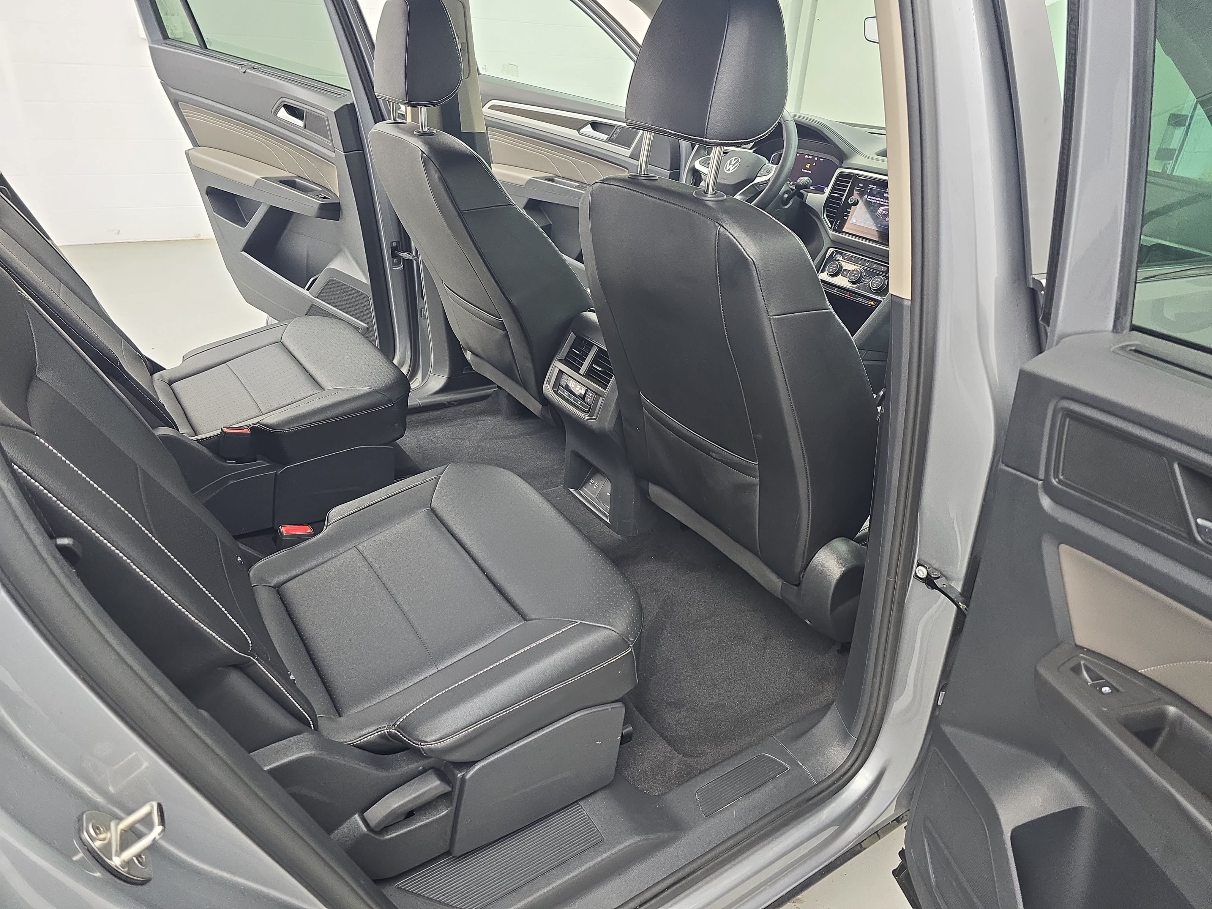 Certified 2023 Volkswagen Atlas SE w/ Panoramic Sunroof Package AWD/4WD image 11