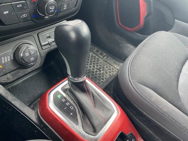 Used 2020 Jeep Renegade Trailhawk w/ Cold Weather Group image 16