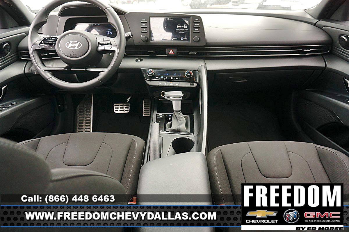 Used 2025 Hyundai Elantra Sport FWD image 7