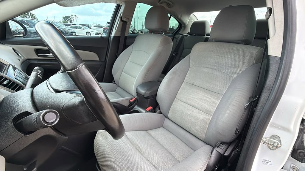 Used 2014 Chevrolet Cruze LT image 15
