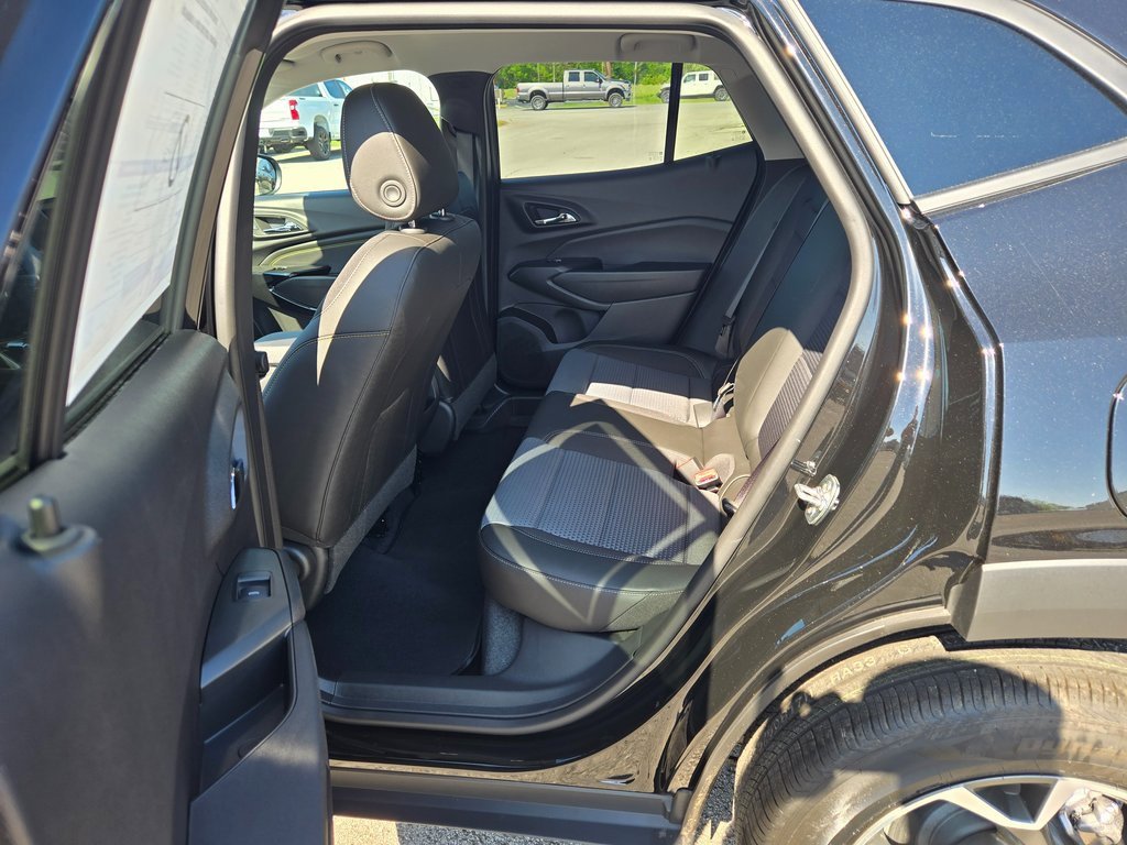 New 2025 Chevrolet Trax LT w/ Driver Confidence Package image 8